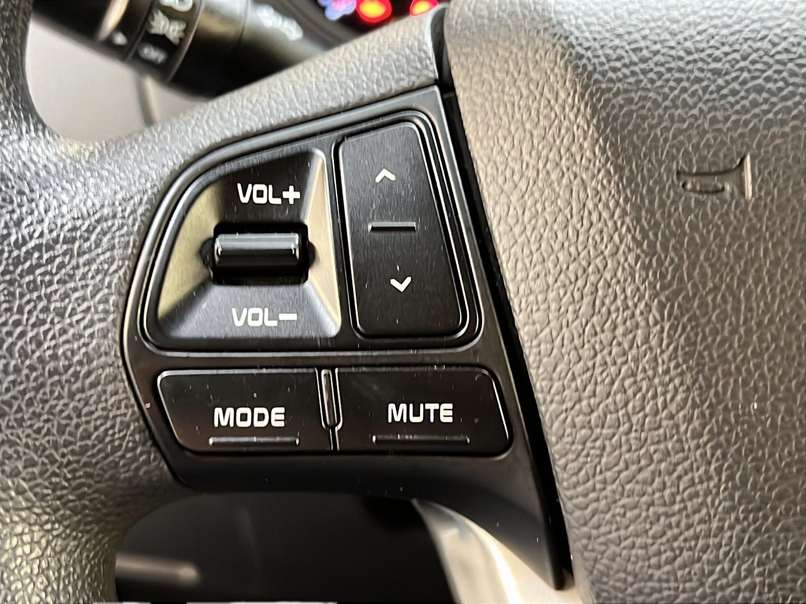 Kia Rio5 LX PLUS 2016 - image #17