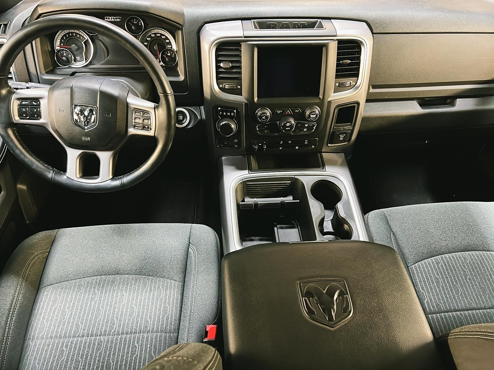 RAM 1500 Classic WARLOCK CREW CAB NAV 4X4 2023 - image #10