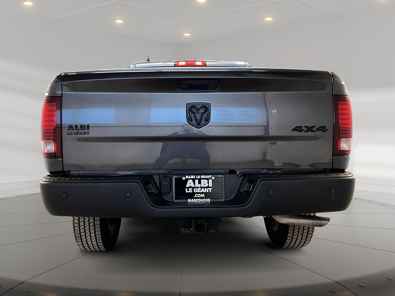 RAM 1500 Classic WARLOCK CREW CAB NAV 4X4 2023 - image #5