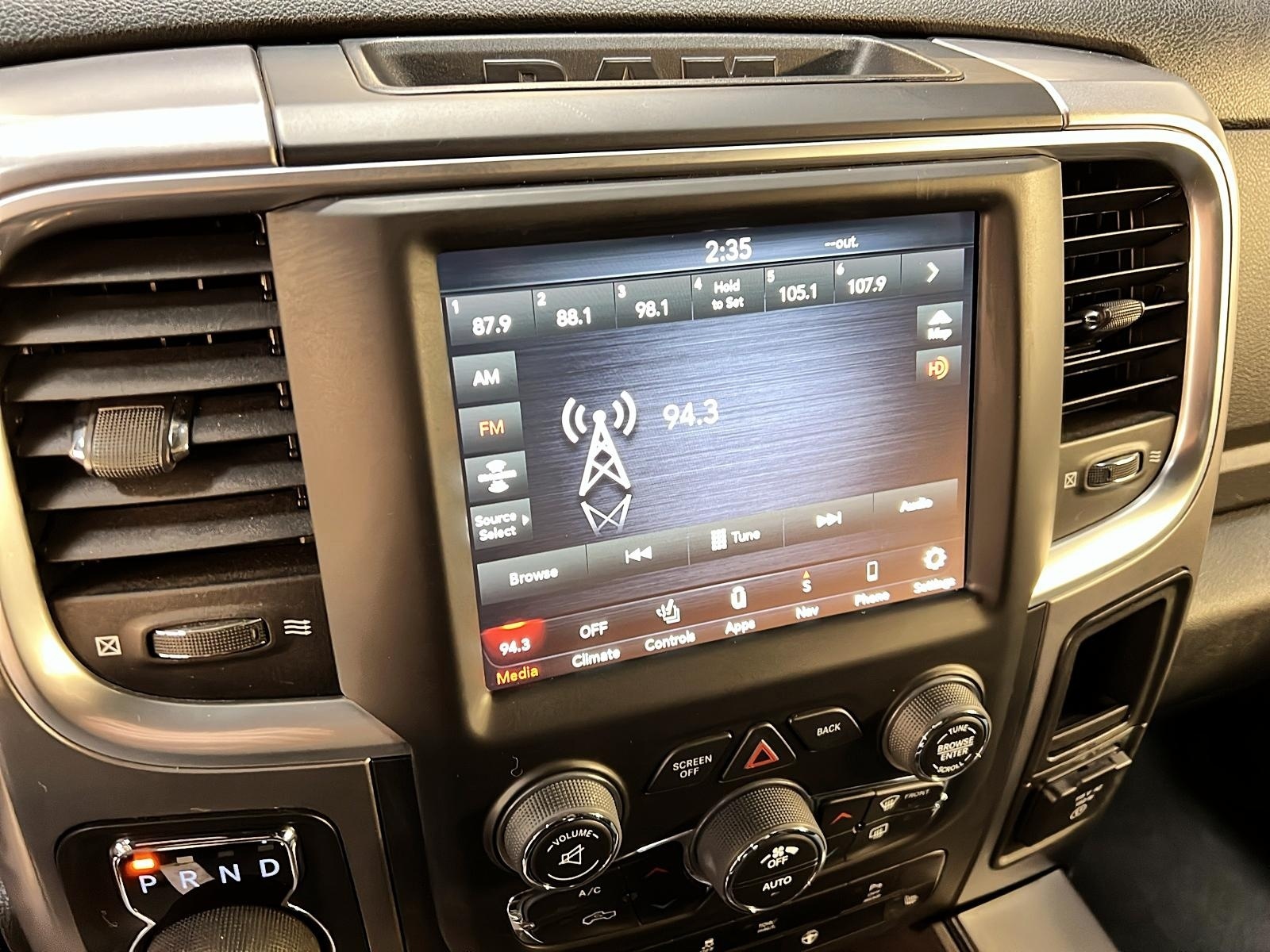 RAM 1500 Classic WARLOCK CREW CAB NAV 4X4 2023 - image #14