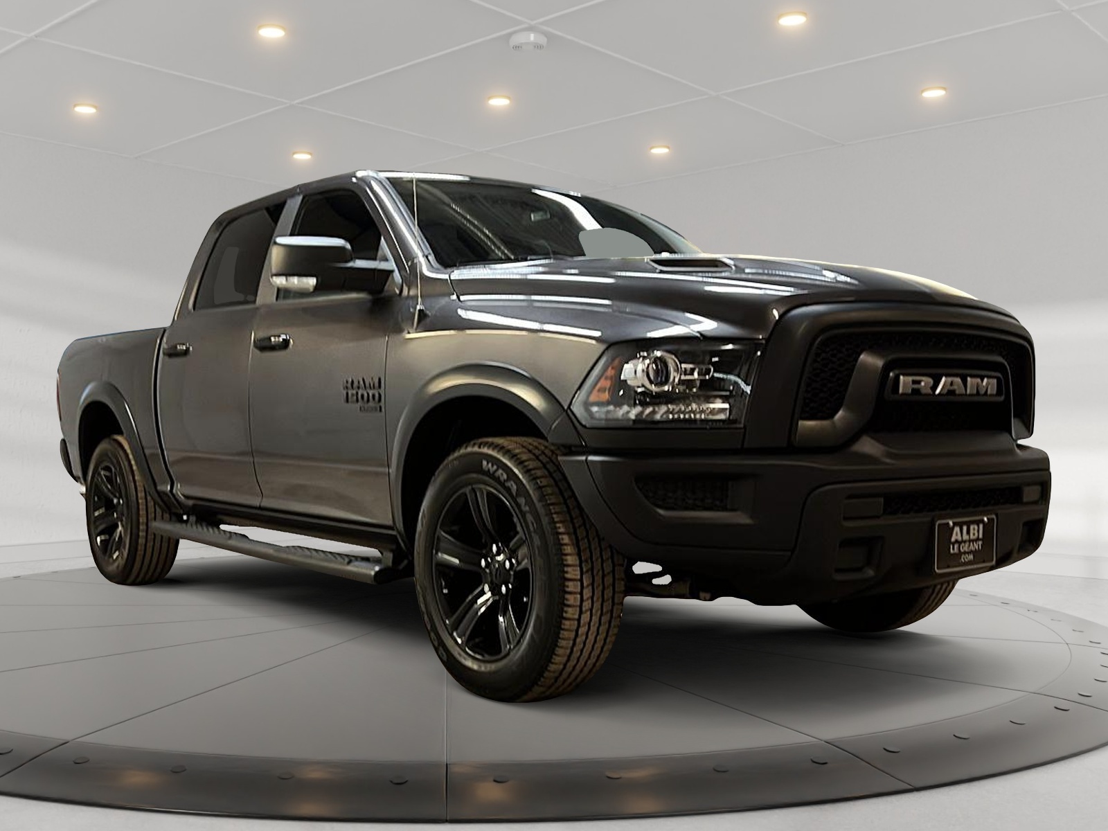 RAM 1500 Classic WARLOCK CREW CAB NAV 4X4 2023 - image #3