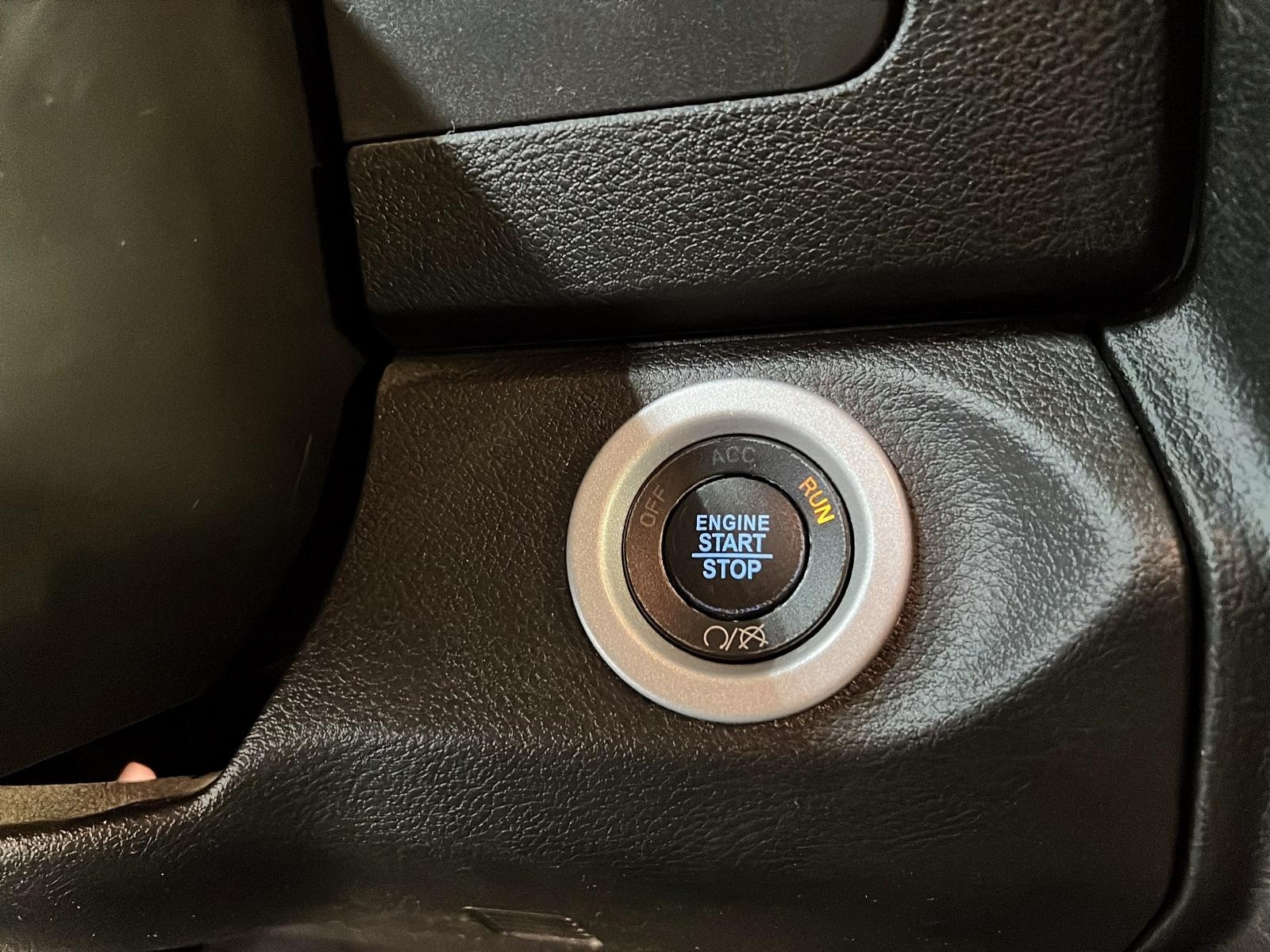 RAM 1500 Classic WARLOCK CREW CAB NAV 4X4 2023 - image #17