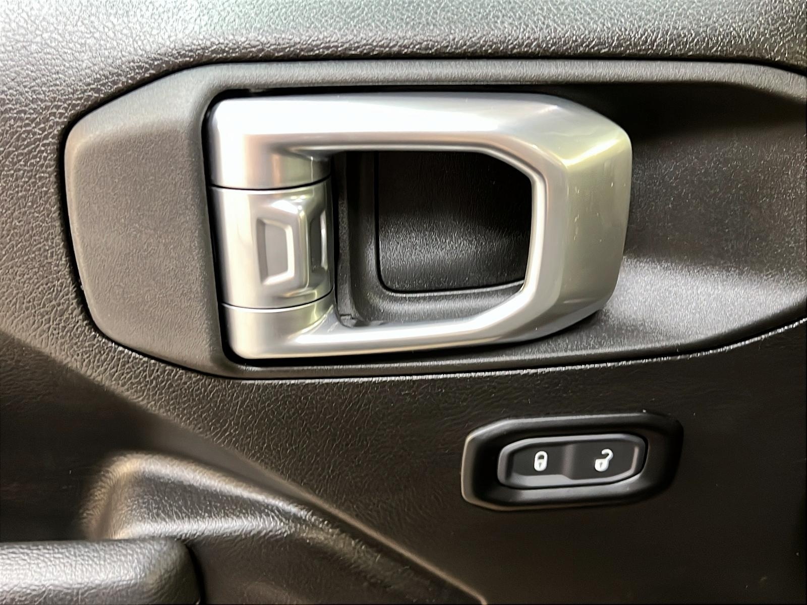 Jeep Wrangler 2025 - Image #20