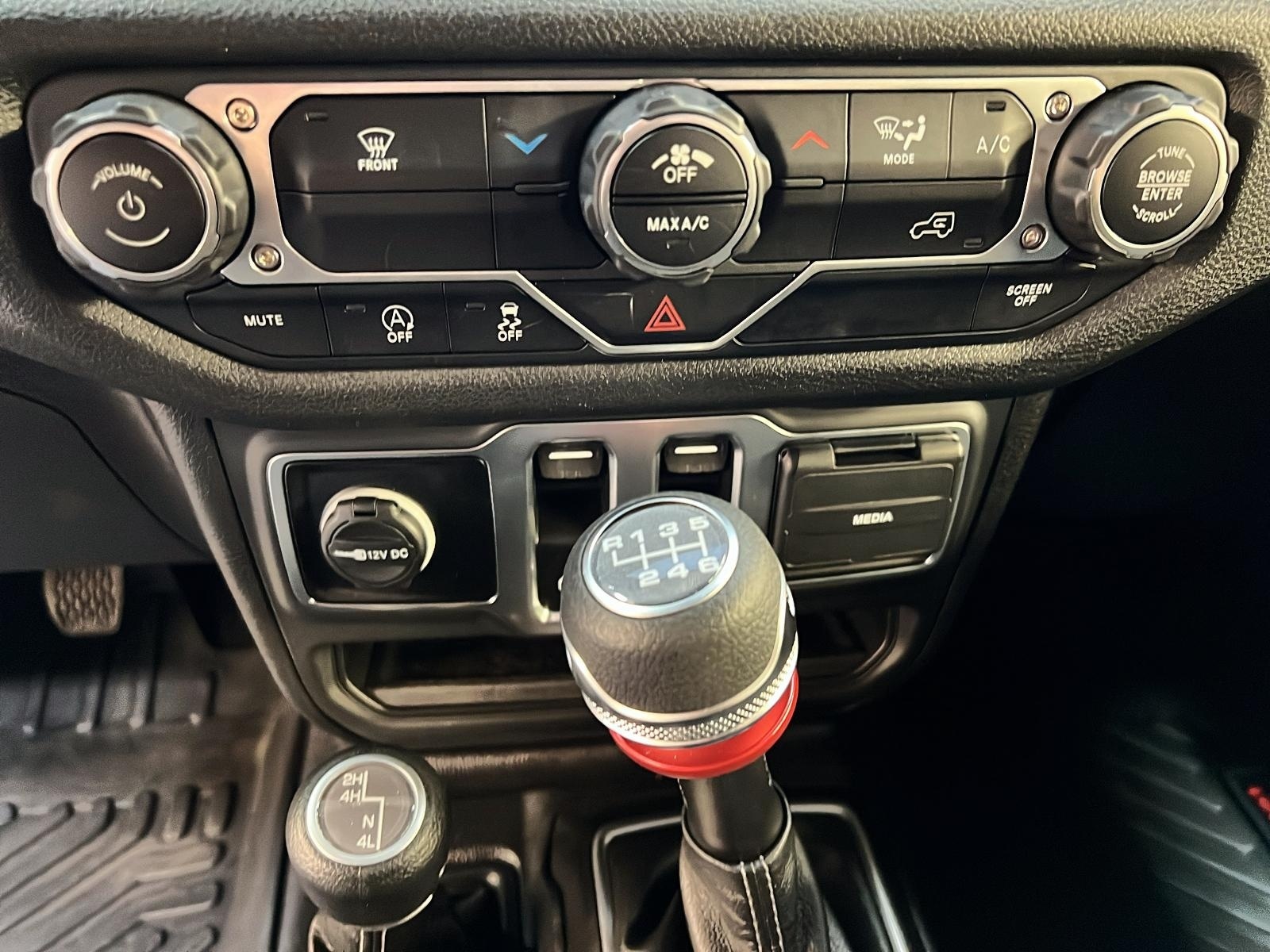 Jeep Wrangler 2025 - Image #13