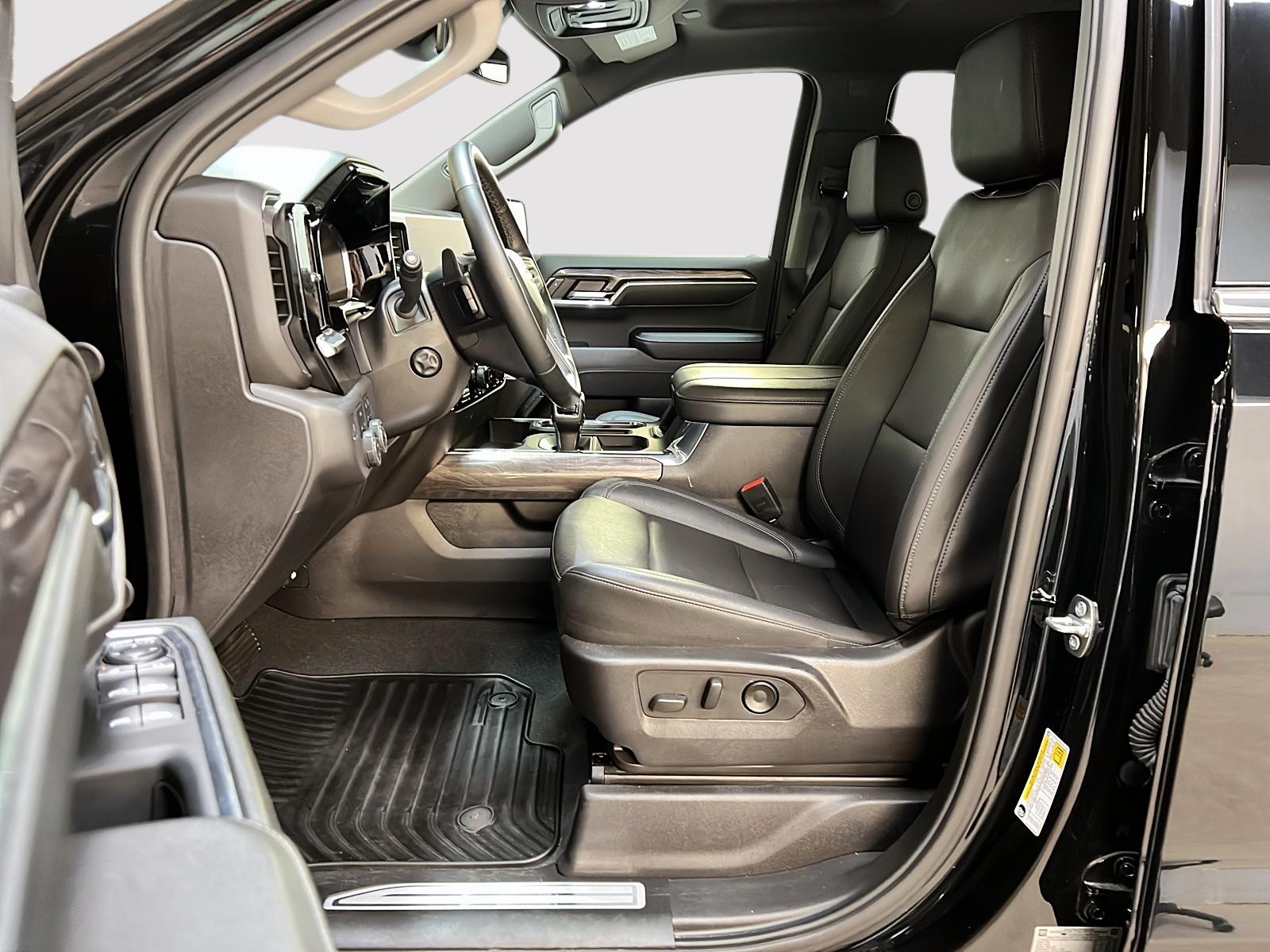 Chevrolet Silverado 1500 LTZ CREW CAB CUIR 4X4 2024 - image #7