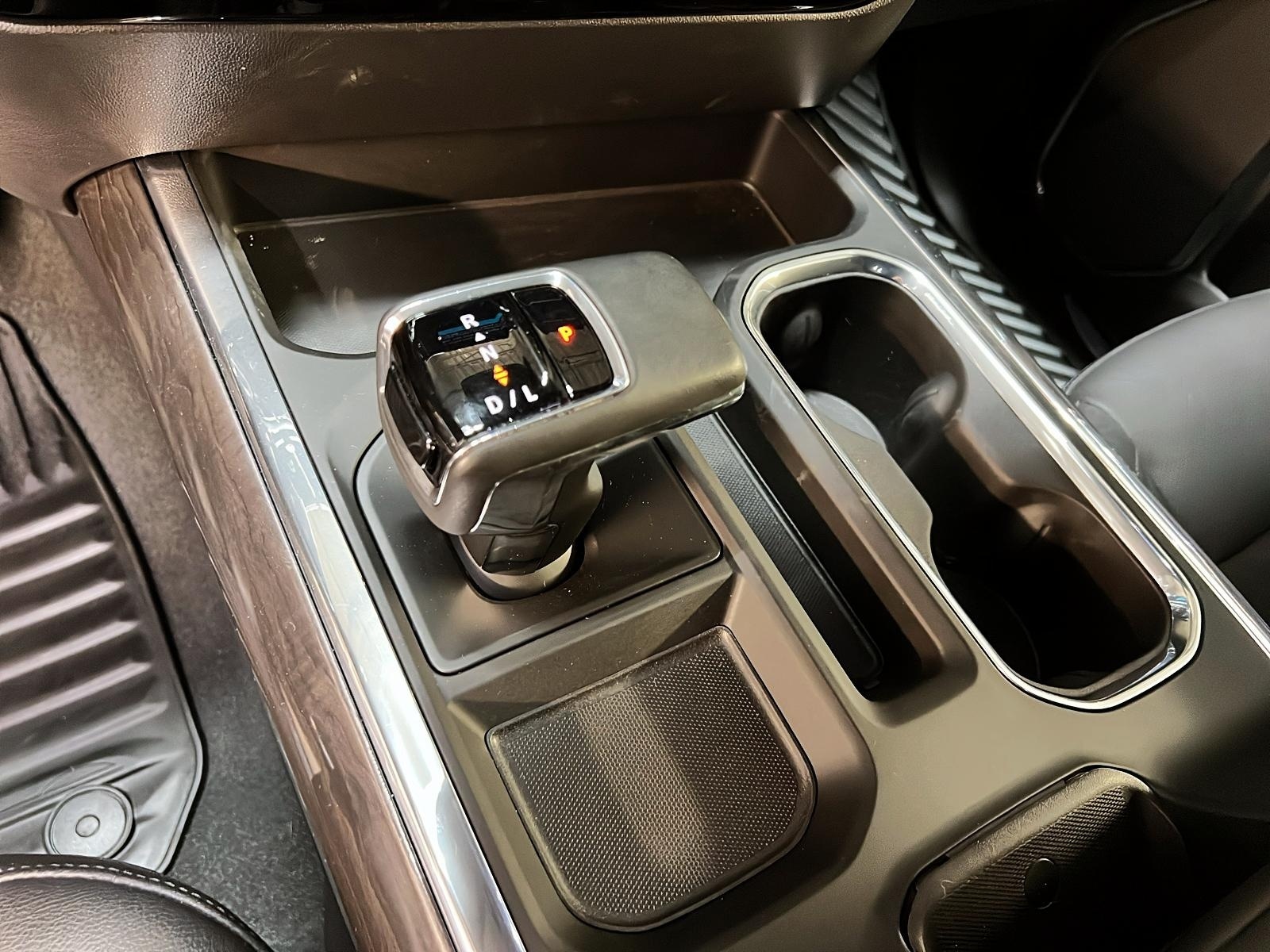 Chevrolet Silverado 1500 LTZ CREW CAB CUIR 4X4 2024 - image #13