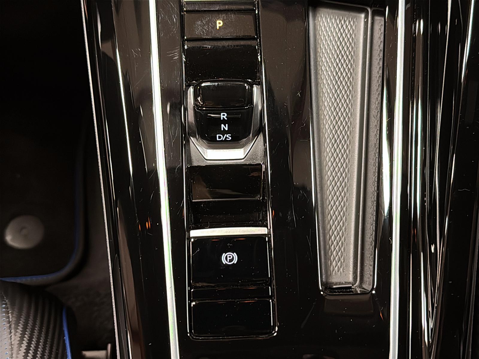 Volkswagen Golf R CUIR TOIT NAV 4RM 2025 - image #15