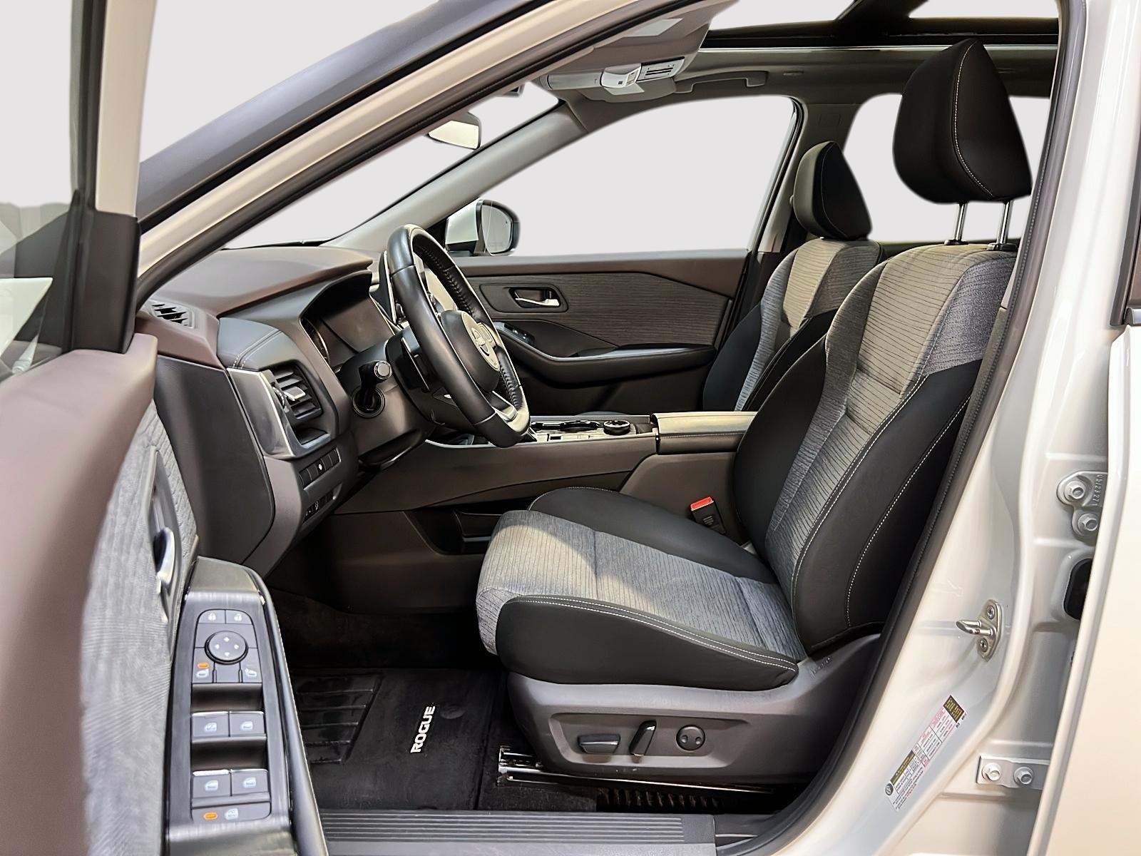Nissan Rogue SV TOIT PANO 4RM 2023 - image #7