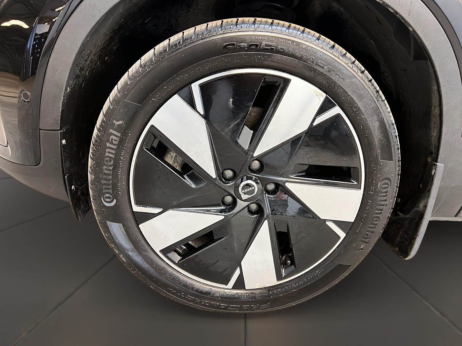Volvo XC40 RECHARGE TWIN PLUS DARK TOIT PANO NAV 4RM 2024 - image #30