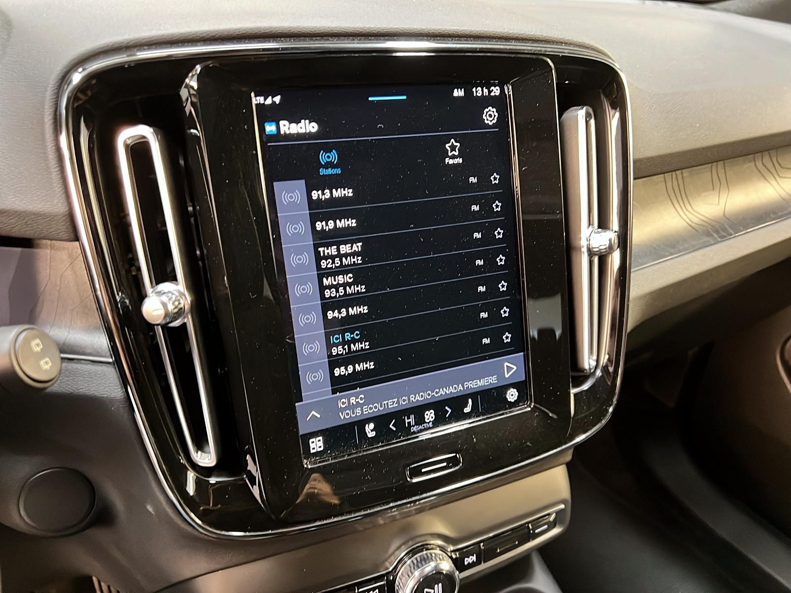 Volvo XC40 RECHARGE TWIN PLUS DARK TOIT PANO NAV 4RM 2024 - image #17