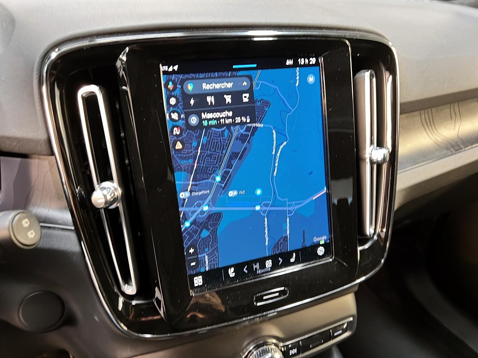 Volvo XC40 2024 - Image #19