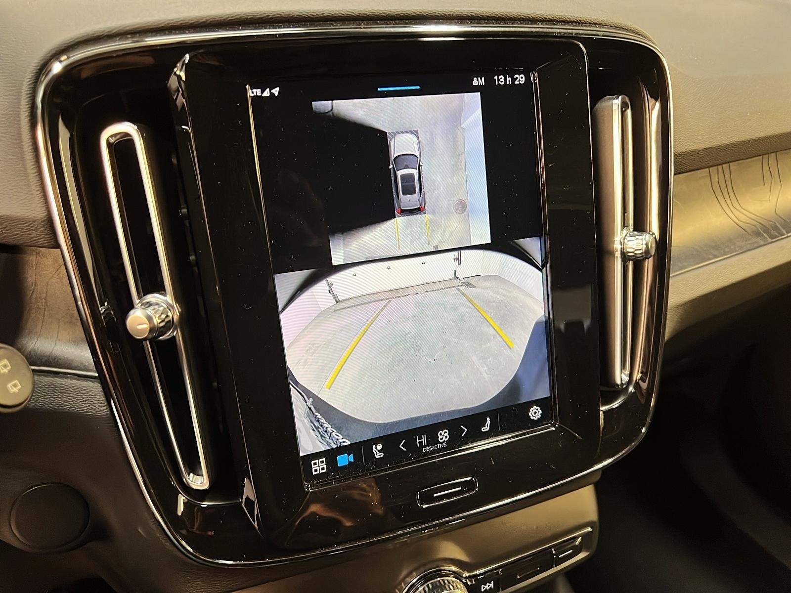 Volvo XC40 2024 - Image #18