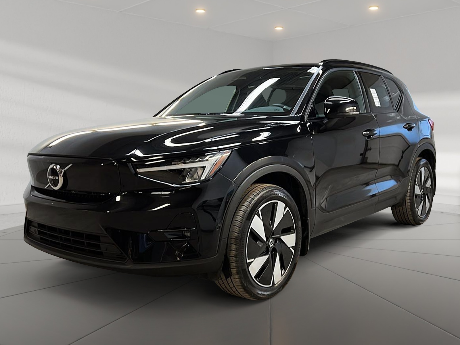 Volvo XC40 RECHARGE TWIN PLUS DARK TOIT PANO NAV 4RM 2024 - image #1