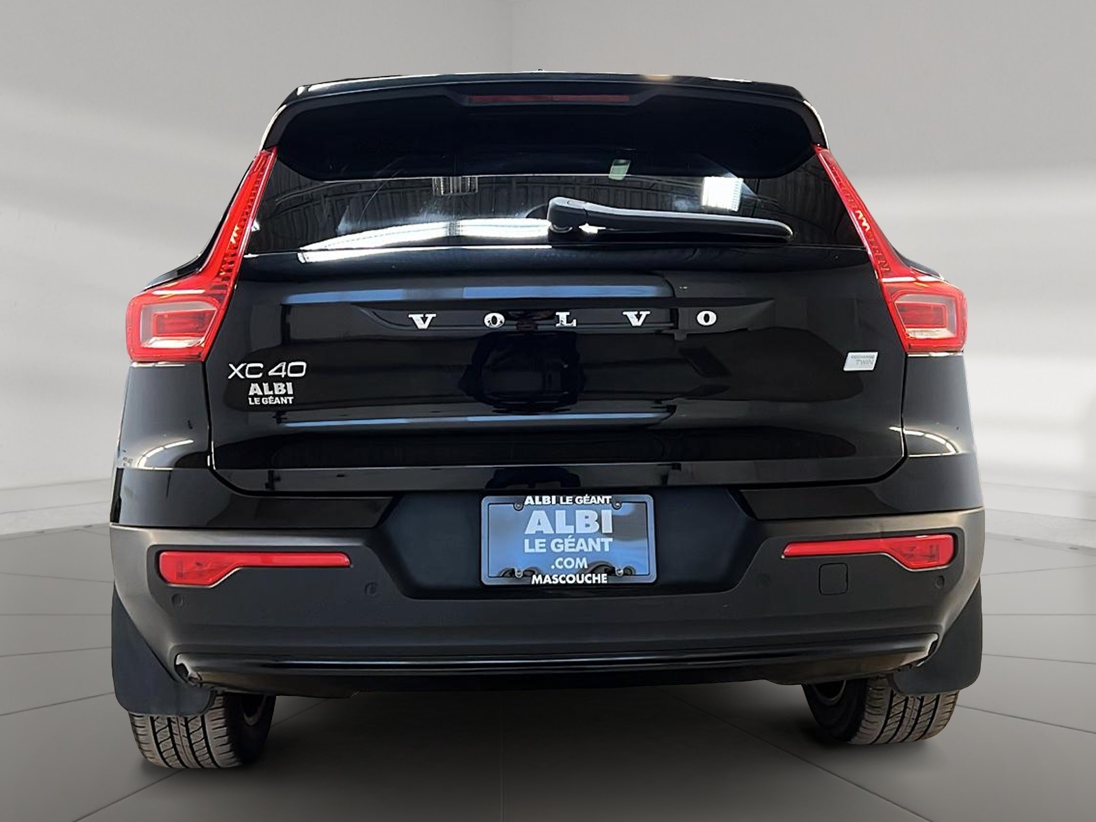 Volvo XC40 RECHARGE TWIN PLUS DARK TOIT PANO NAV 4RM 2024 - image #5