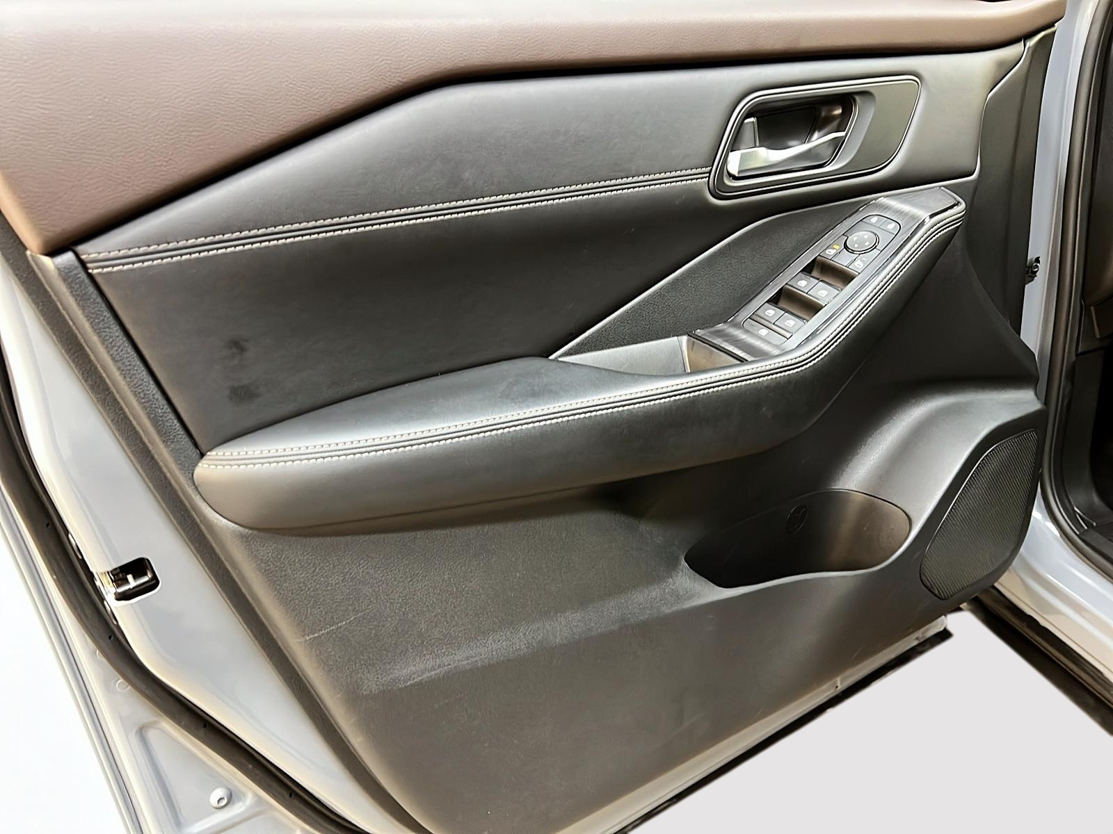 Nissan Rogue 2023 - Image #25