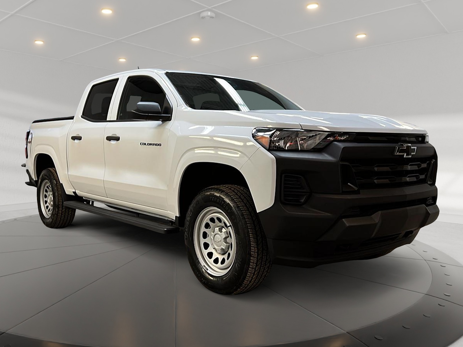Chevrolet Colorado WT PREFERRED CREW CAB 2023 - image #3
