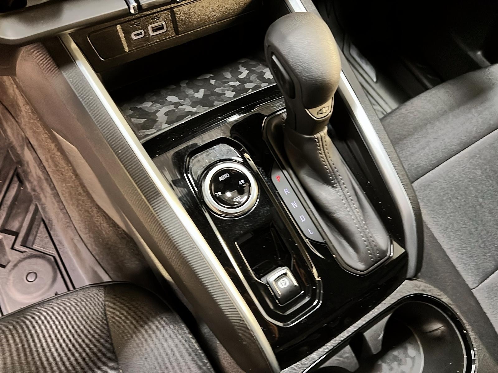 Chevrolet Colorado WT PREFERRED CREW CAB 4X4 2023 - image #14