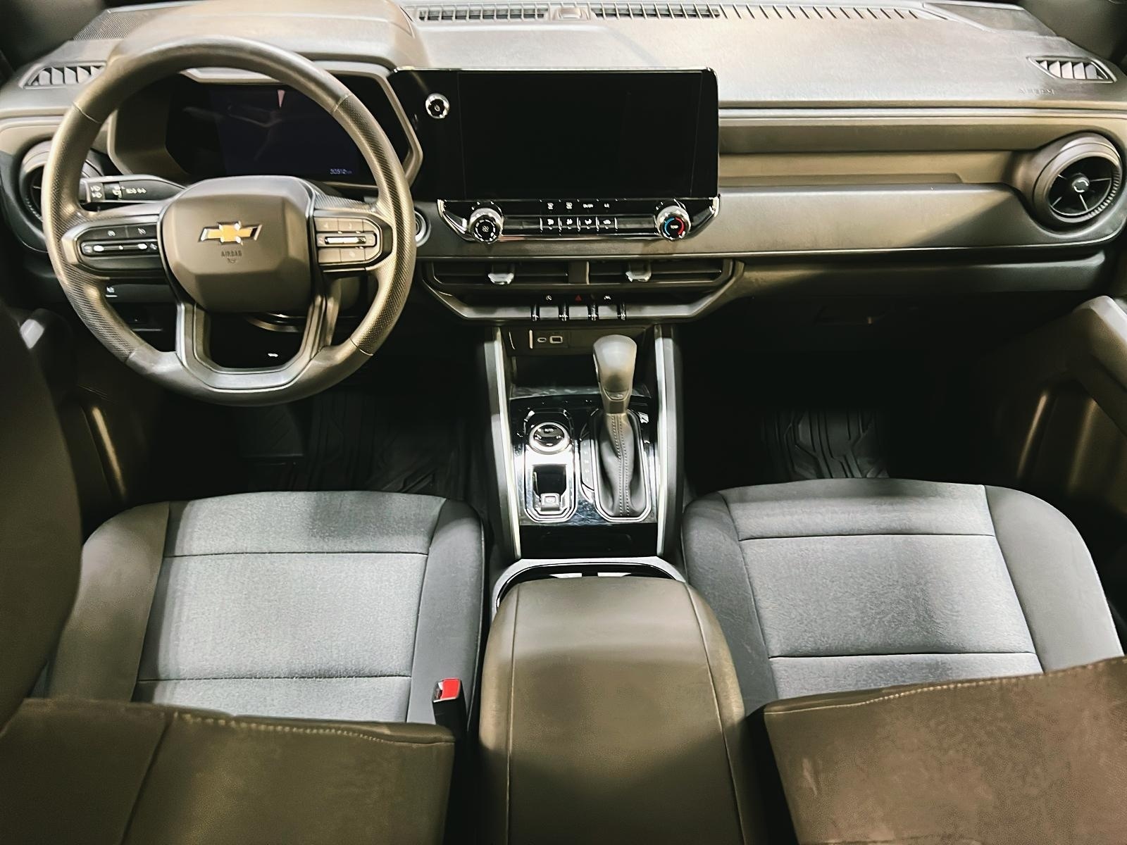 Chevrolet Colorado WT PREFERRED CREW CAB 4X4 2023 - image #10