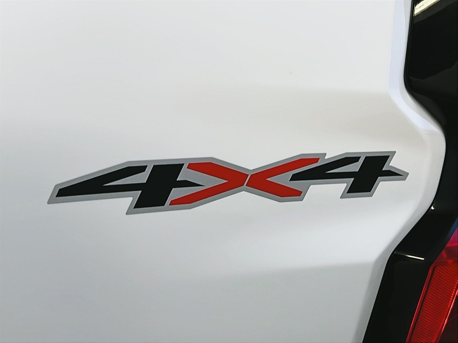 Chevrolet Colorado WT PREFERRED CREW CAB 2023 - image #26