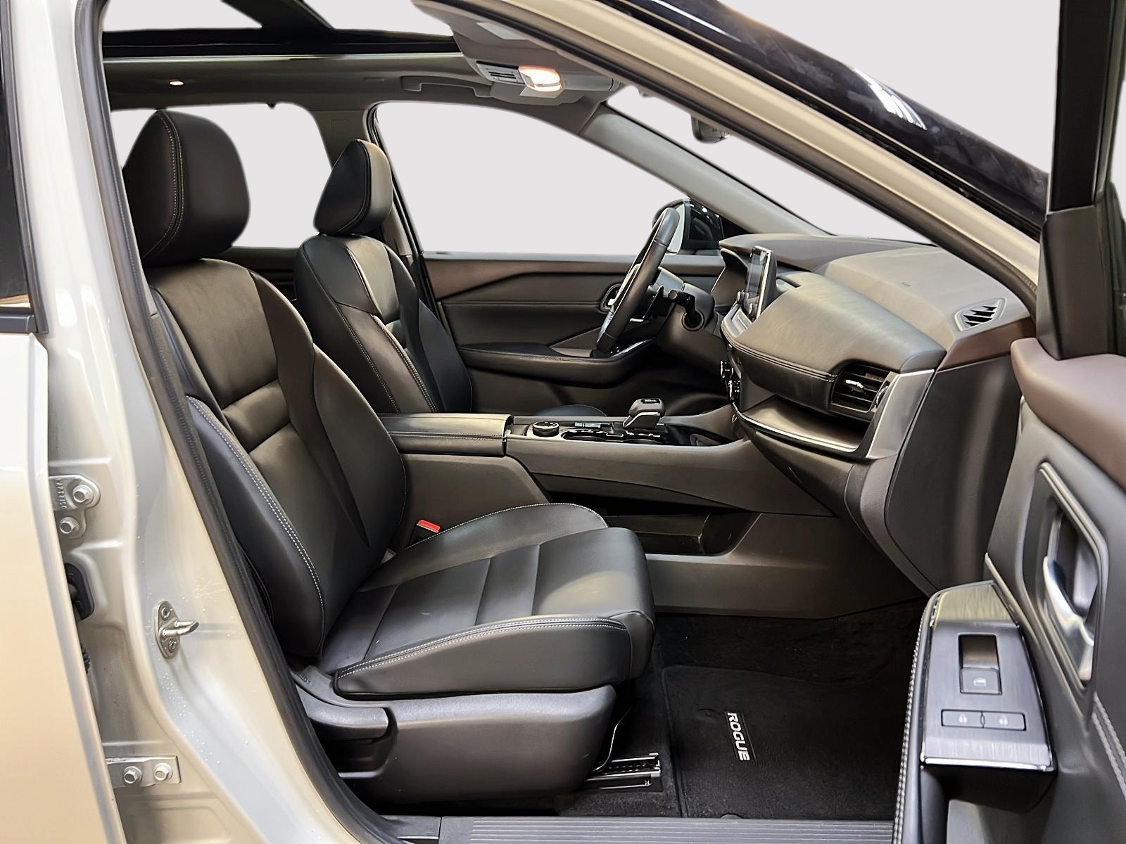 Nissan Rogue SV MIDNIGHT CUIR TOIT PANO 4RM 2023 - image #8