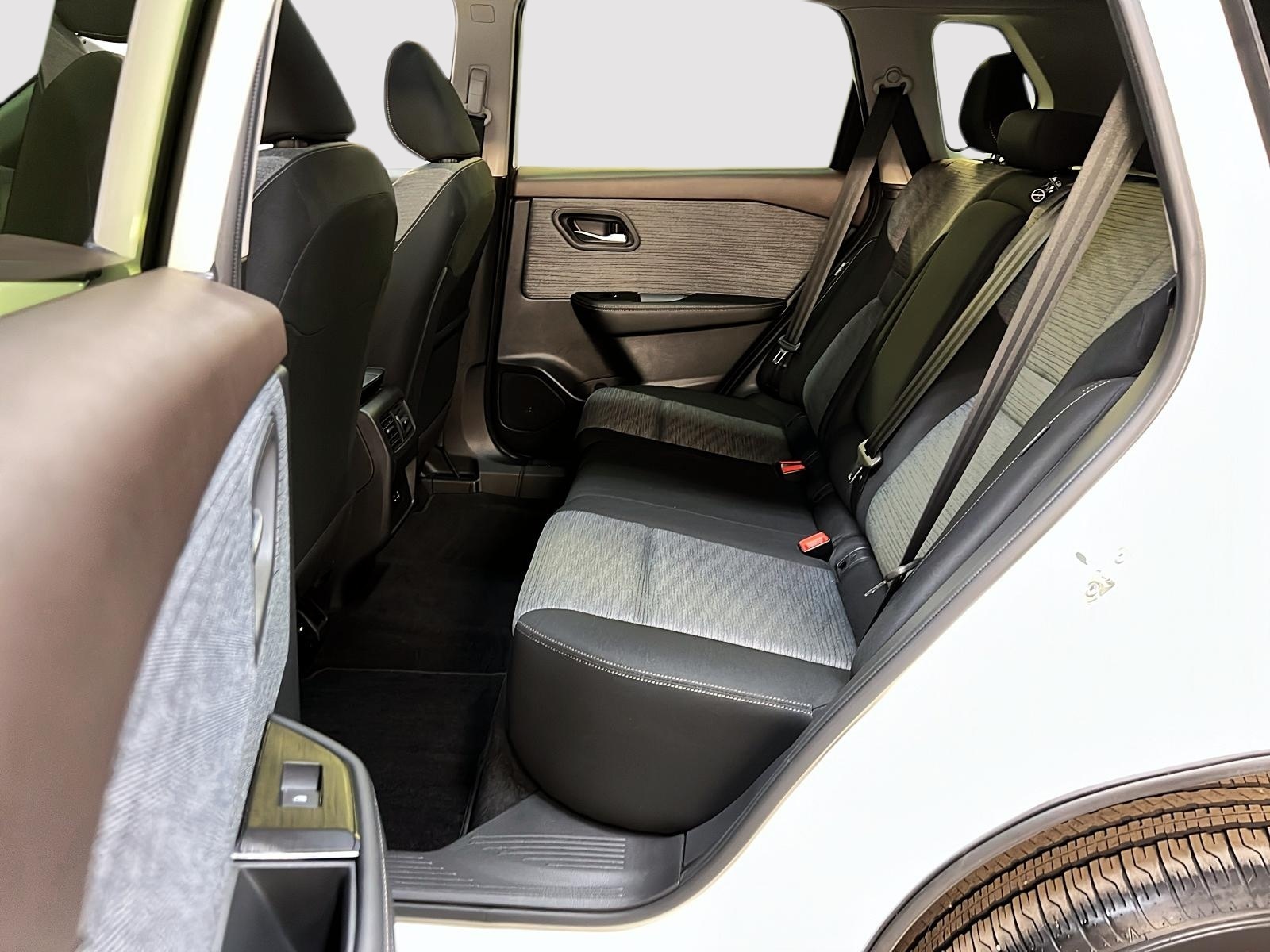 Nissan Rogue SV TOIT PANO 4RM 2023 - image #9