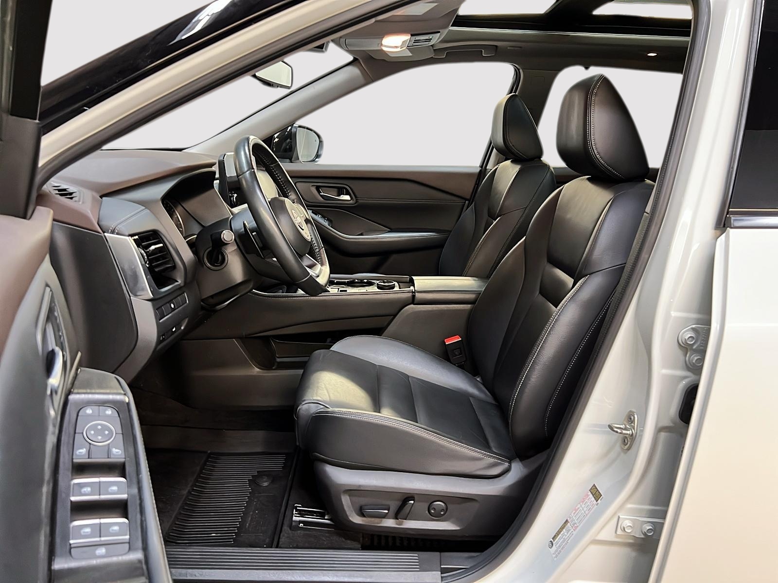 Nissan Rogue SL CUIR TOIT PANO NAV 4RM 2023 - image #7