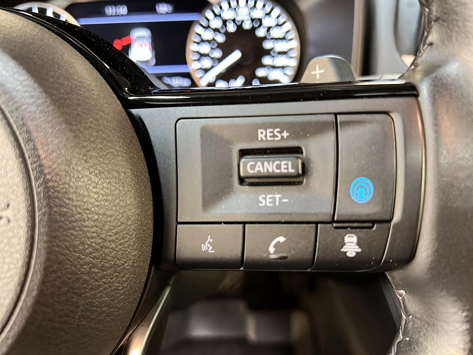 Nissan Rogue SL CUIR TOIT PANO NAV 4RM 2023 - image #21