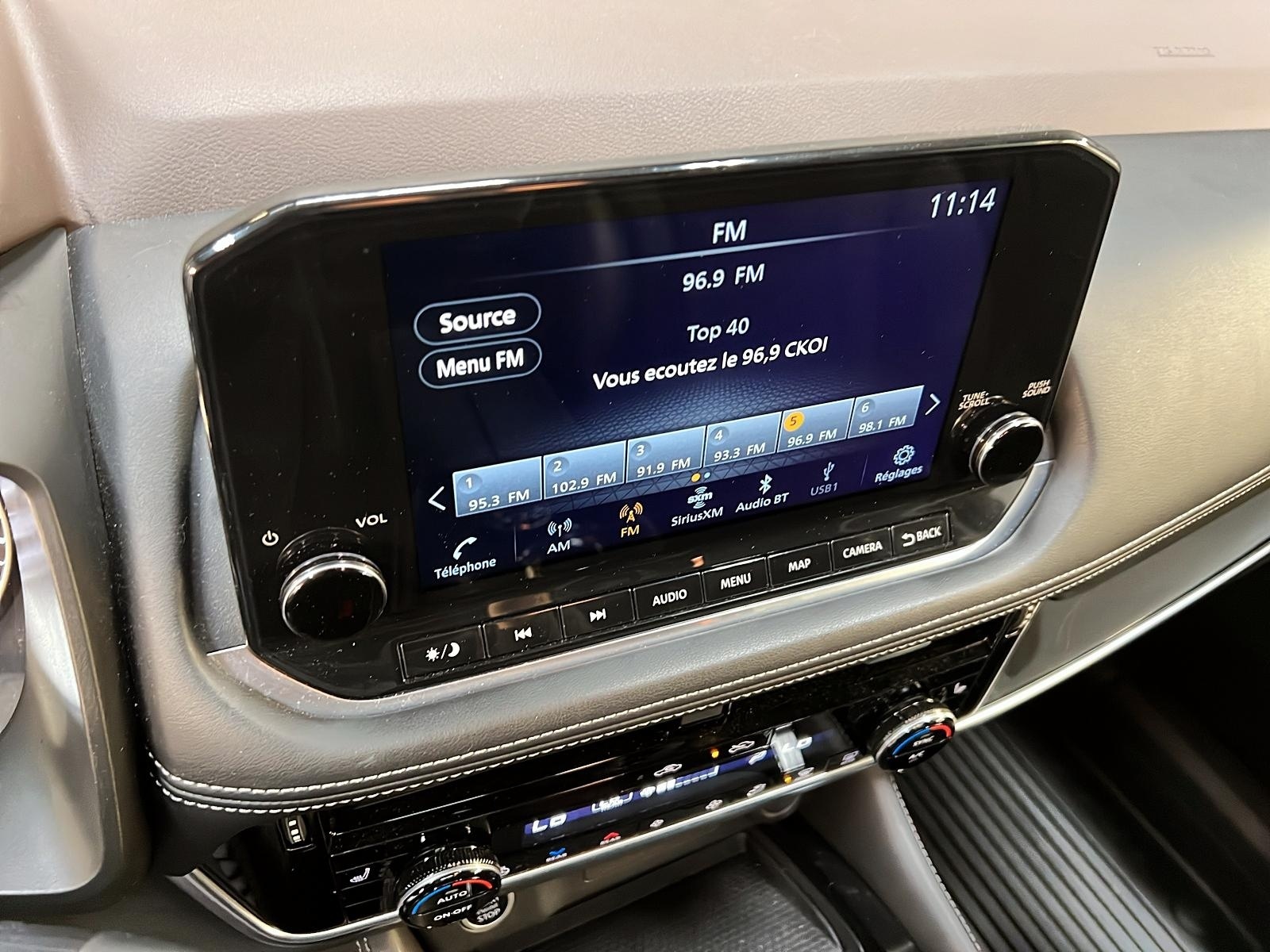 Nissan Rogue SL CUIR TOIT PANO NAV 4RM 2023 - image #17