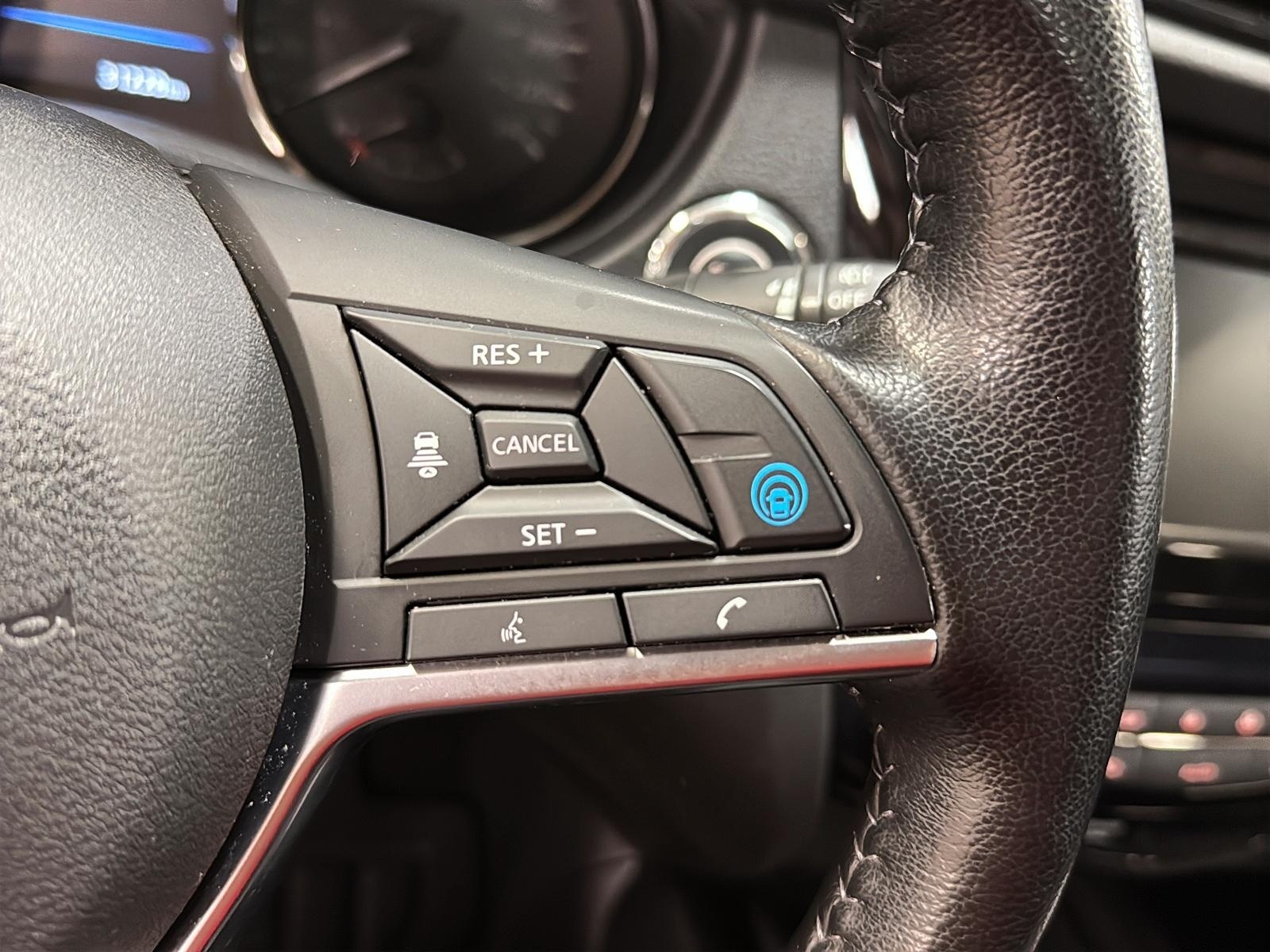 Nissan Qashqai SV TOIT 4RM 2023 - image #20