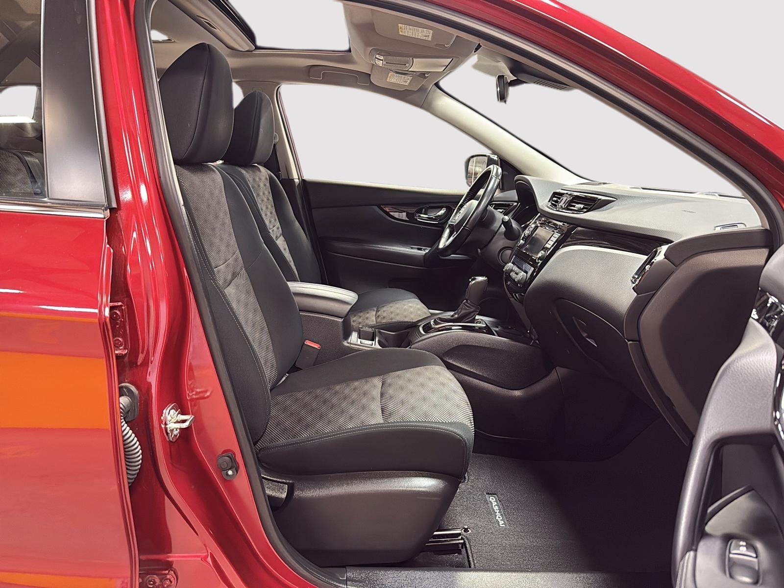 Nissan Qashqai SV TOIT 4RM 2023 - image #8