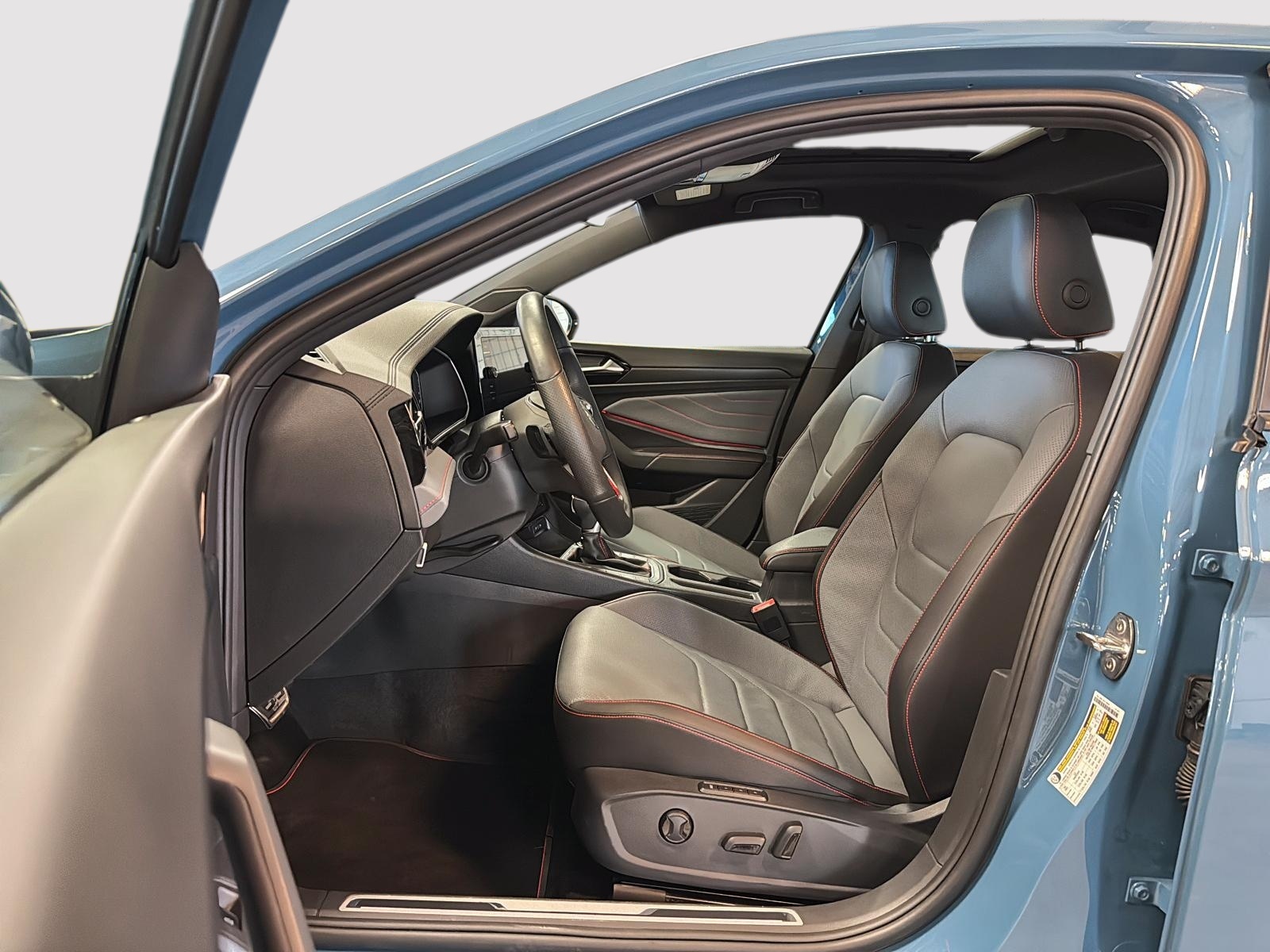 Volkswagen Jetta GLI AUTOBAHN CUIR TOIT NAV 2025 - image #7
