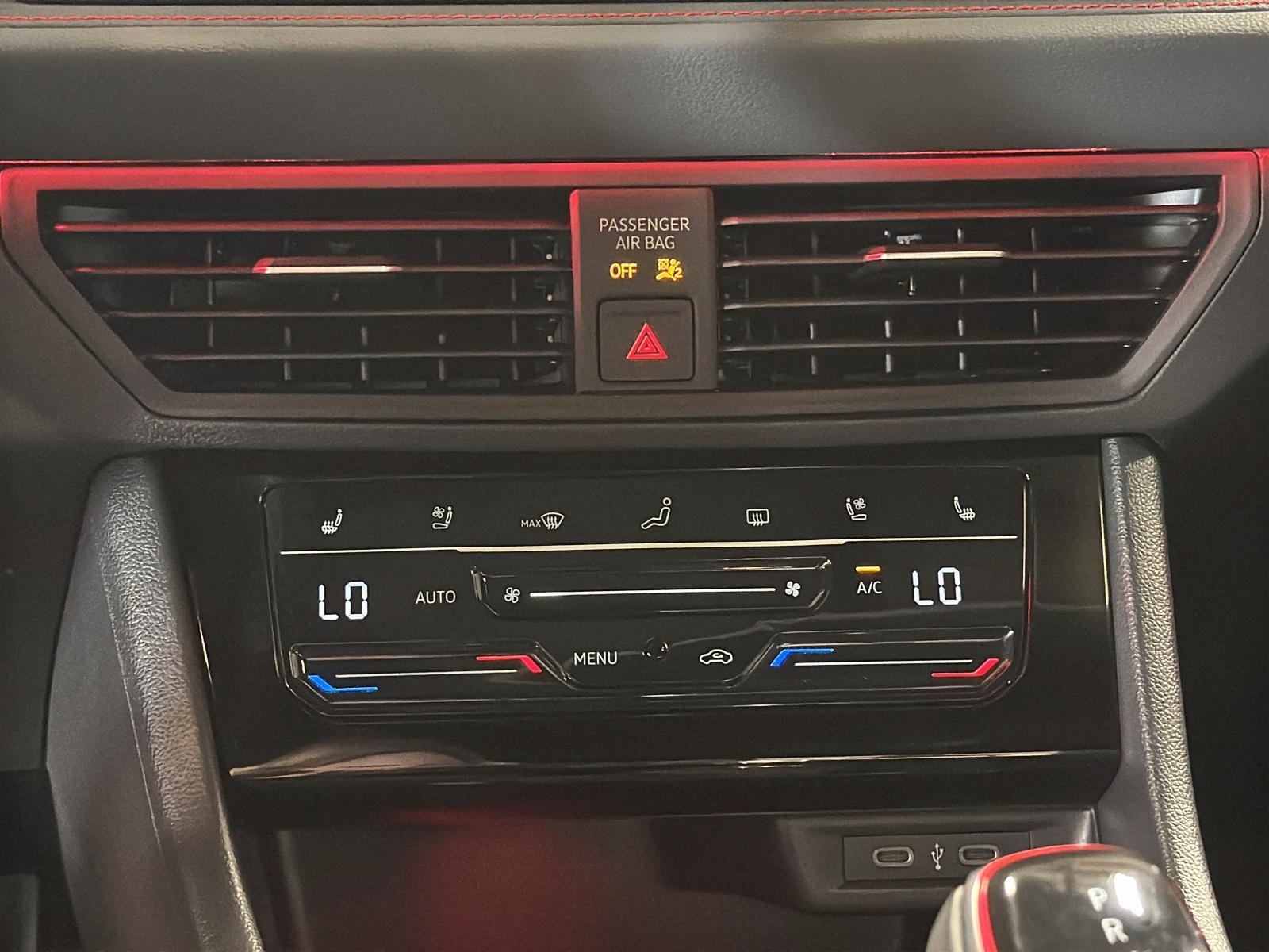Volkswagen Jetta GLI AUTOBAHN CUIR TOIT NAV 2025 - image #17