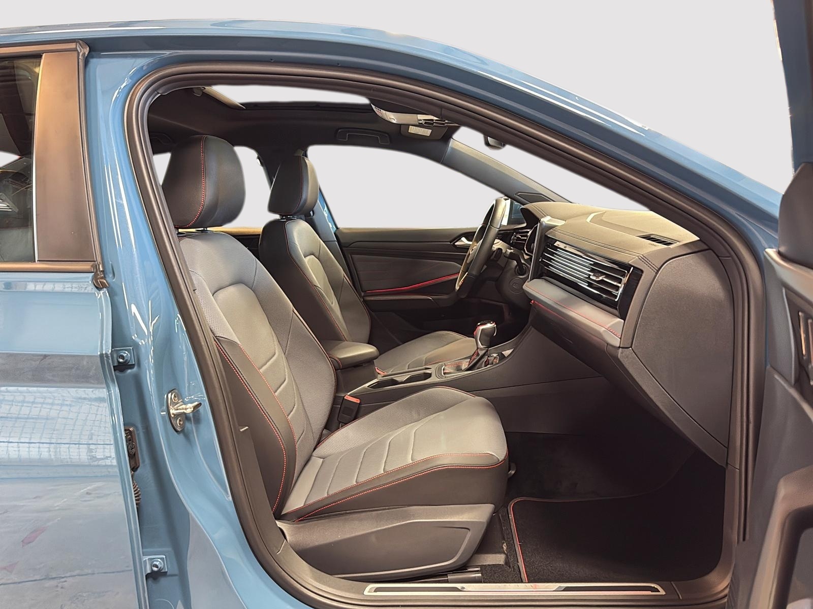 Volkswagen Jetta GLI AUTOBAHN CUIR TOIT NAV 2025 - image #8
