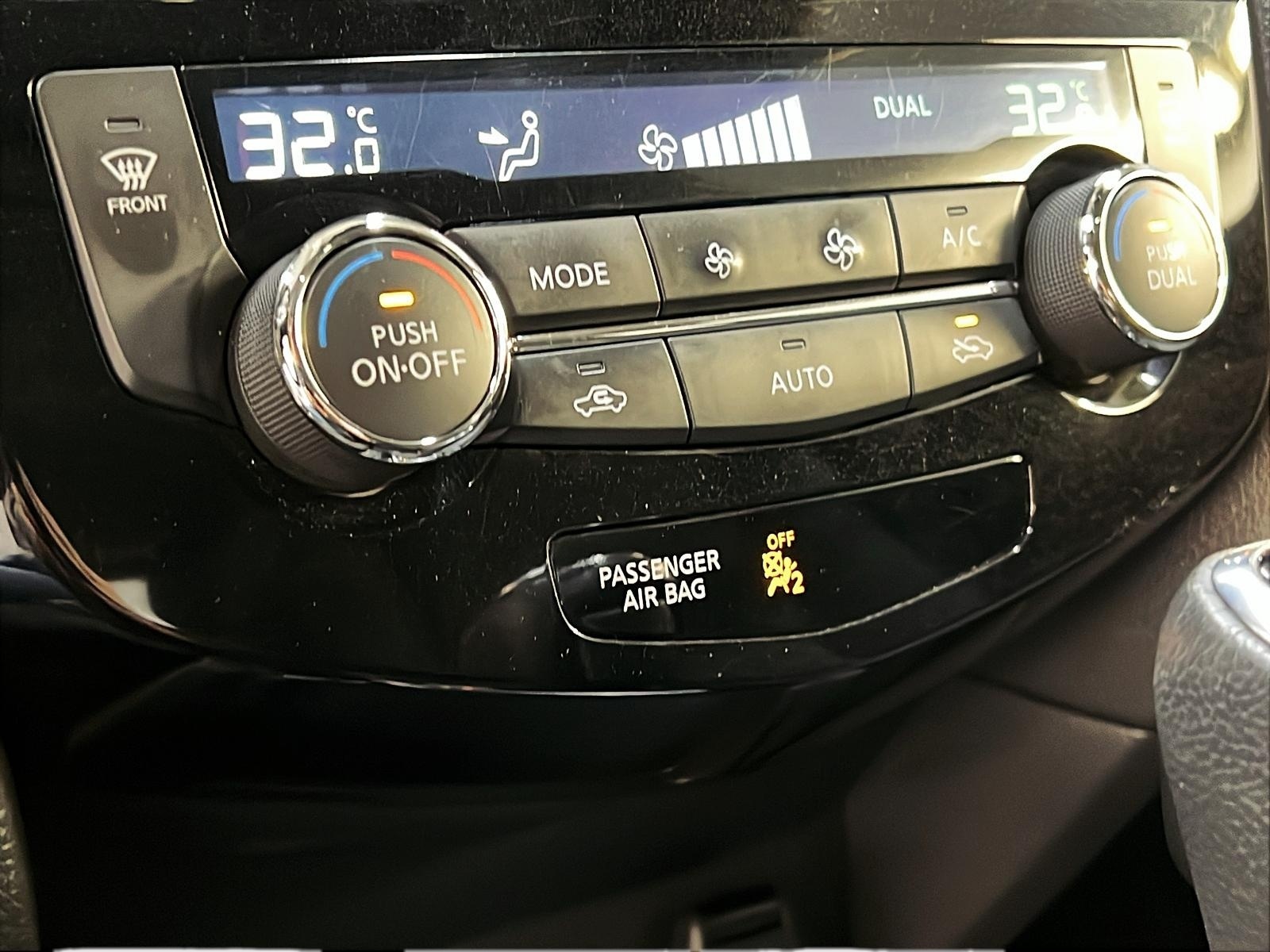 Nissan Qashqai SV TOIT 4RM 2019 - image #16