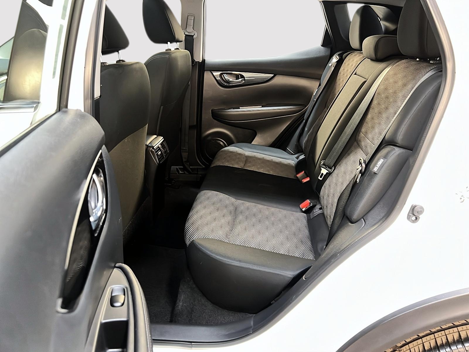 Nissan Qashqai SV TOIT 4RM 2023 - image #9
