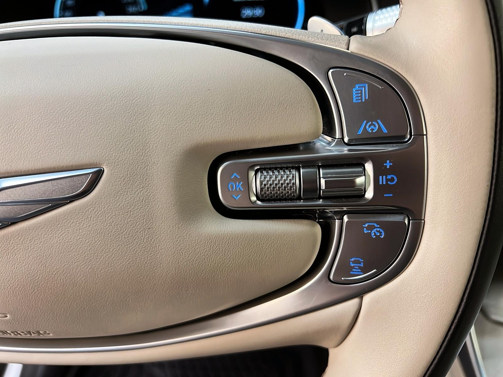 Genesis GV80 PRESTIGE 3.5T CUIR TOIT NAV 4RM 2024 - image #23