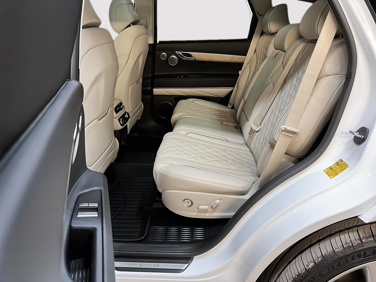 Genesis GV80 PRESTIGE 3.5T CUIR TOIT NAV 4RM 2024 - image #9