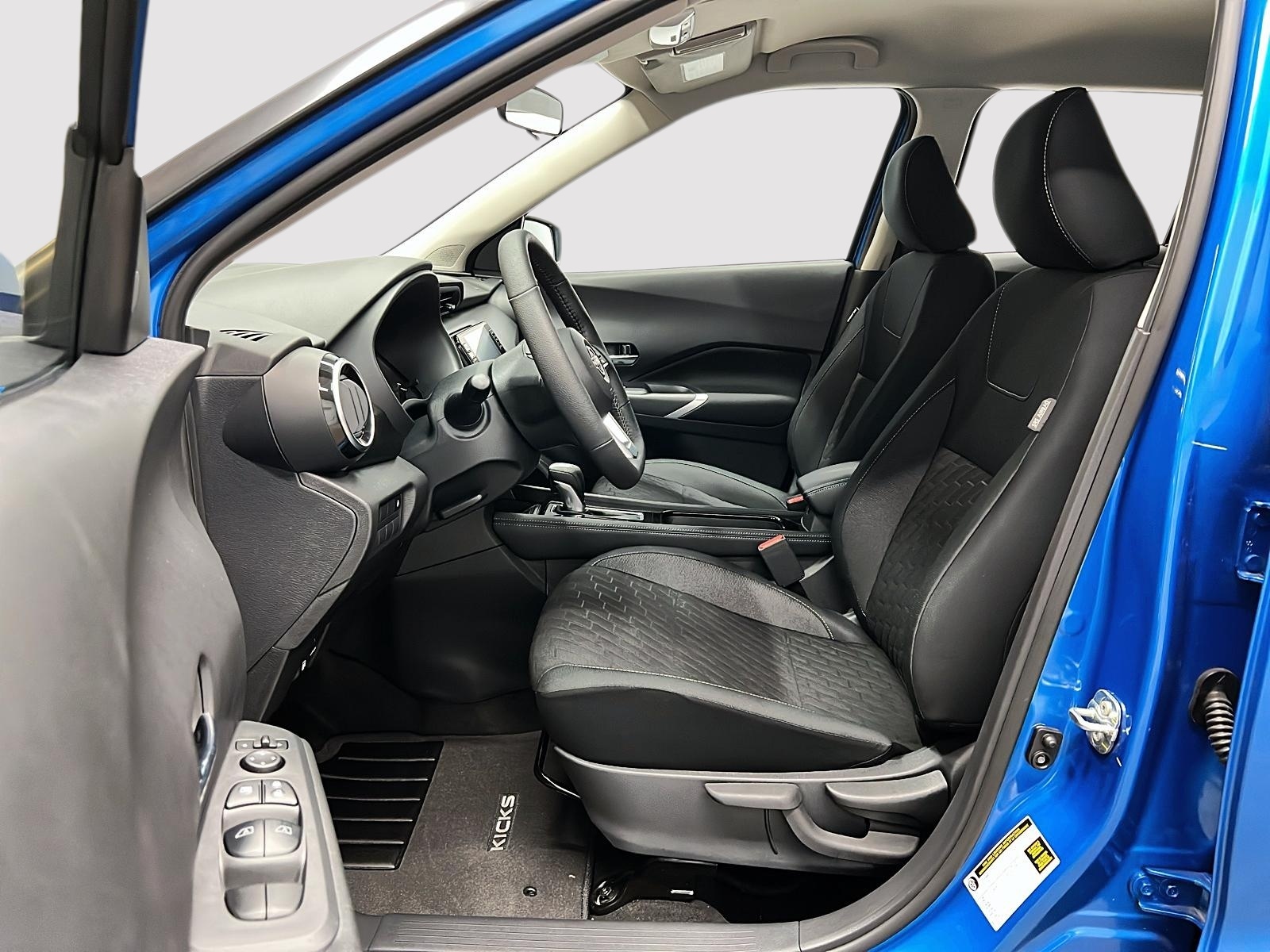 Nissan KICKS PLAY SV 2025 — photo 7