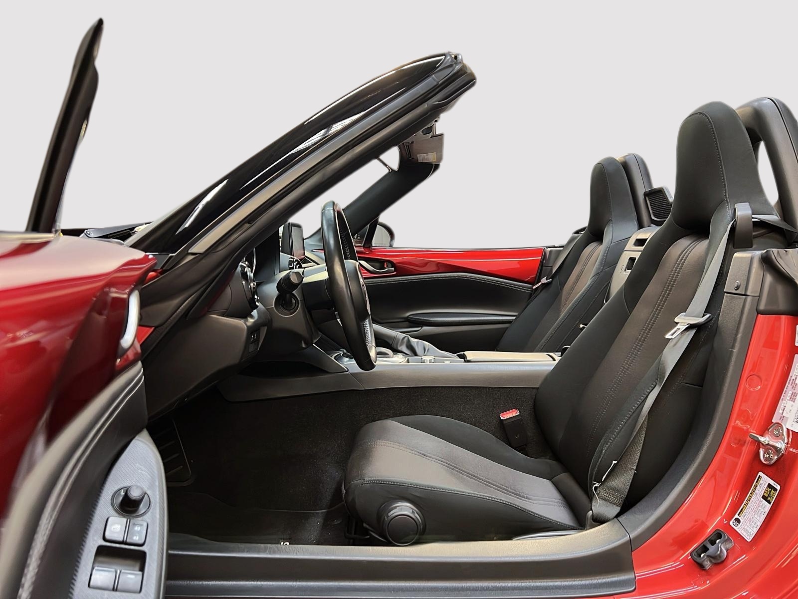 Mazda MX-5 GS 2022 - image #9