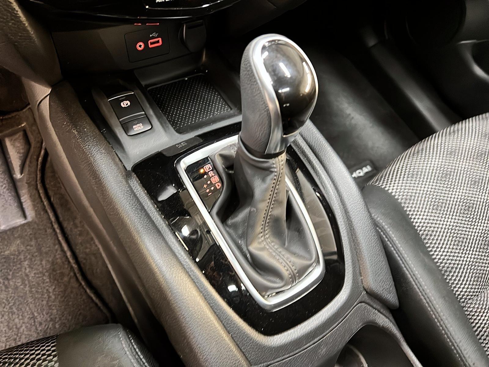 Nissan Qashqai SV TOIT 4RM 2023 - image #14