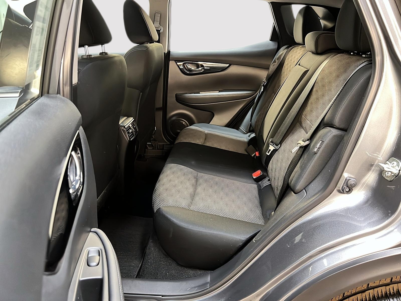 Nissan Qashqai SV TOIT 4RM 2023 - image #9