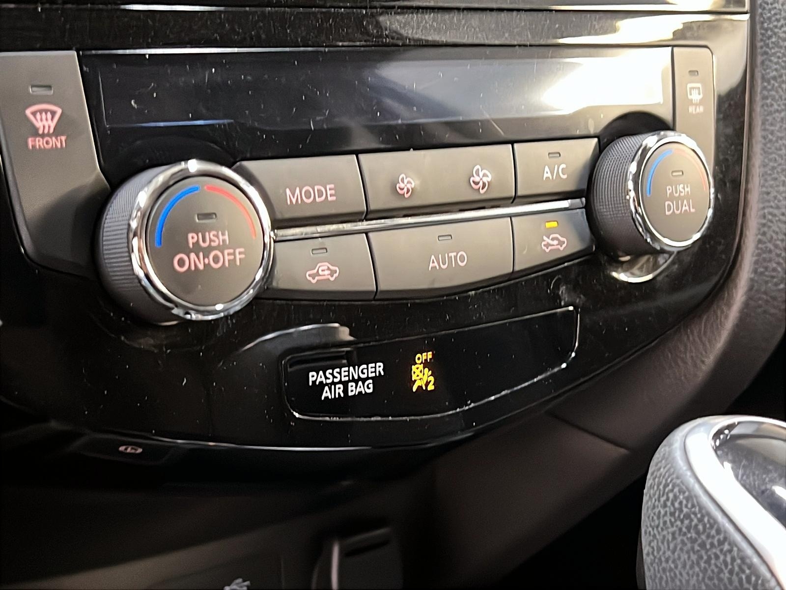 Nissan Qashqai SV TOIT 4RM 2023 - image #16