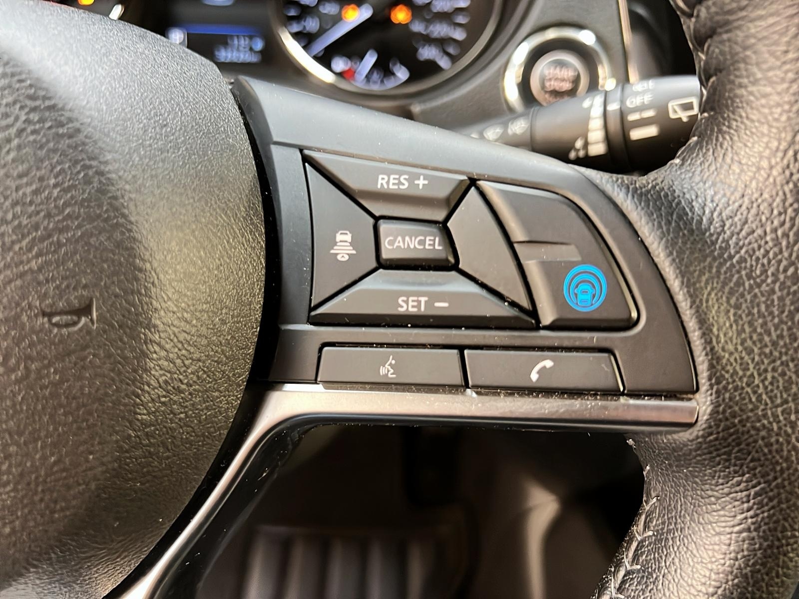 Nissan Qashqai SV TOIT 4RM 2023 - image #20