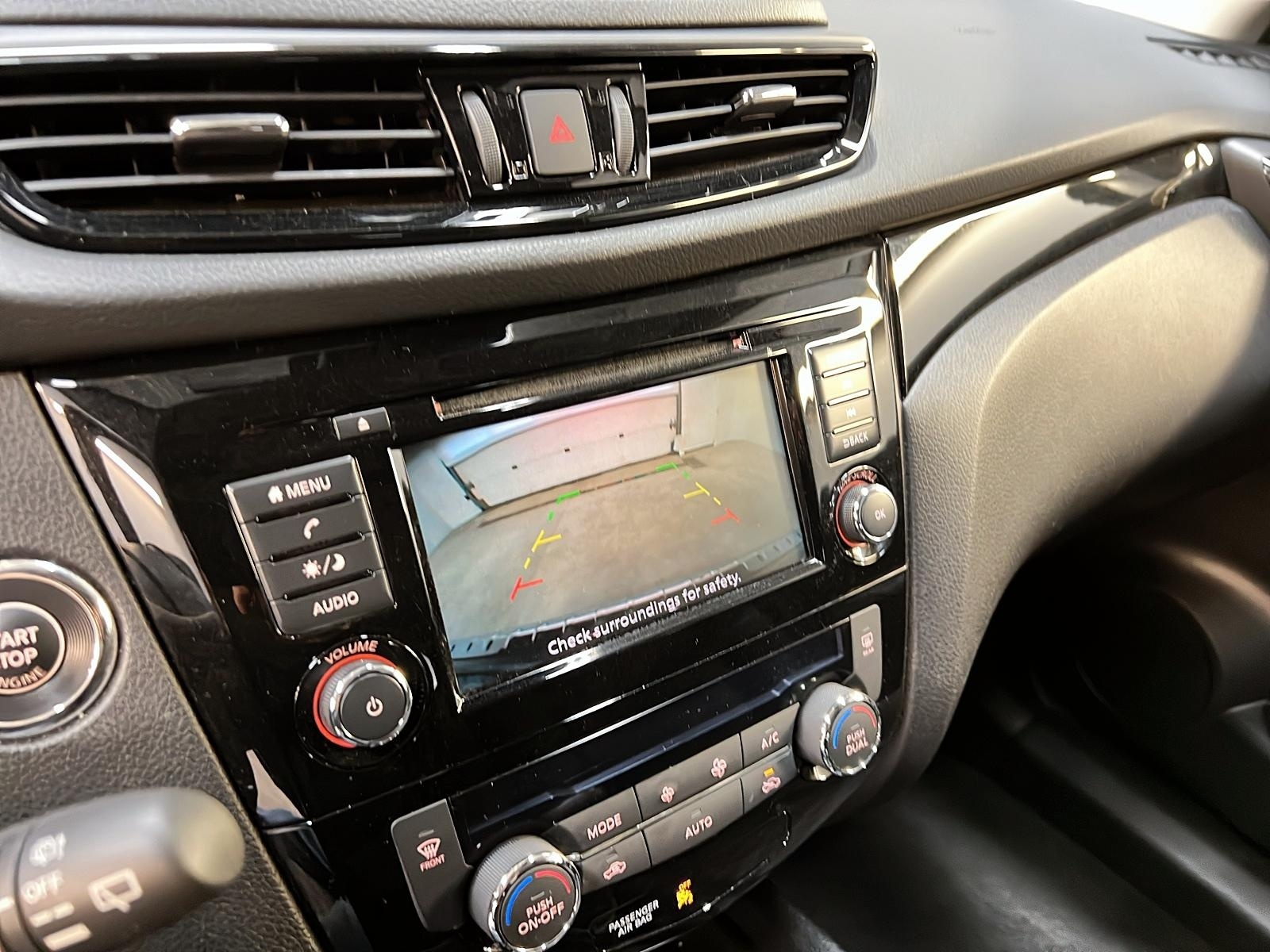 Nissan Qashqai SV TOIT 4RM 2023 - image #18