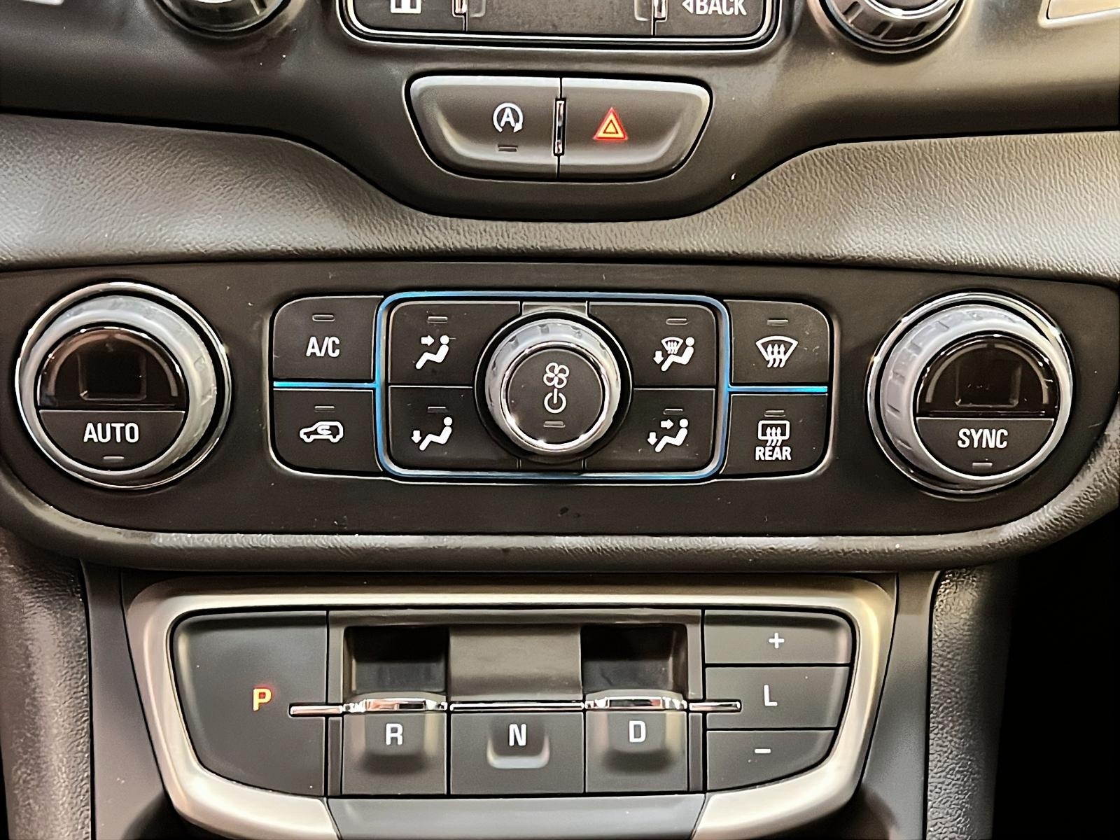 GMC Terrain DENALI CUIR TOIT PANO NAV 4RM 2024 - image #17