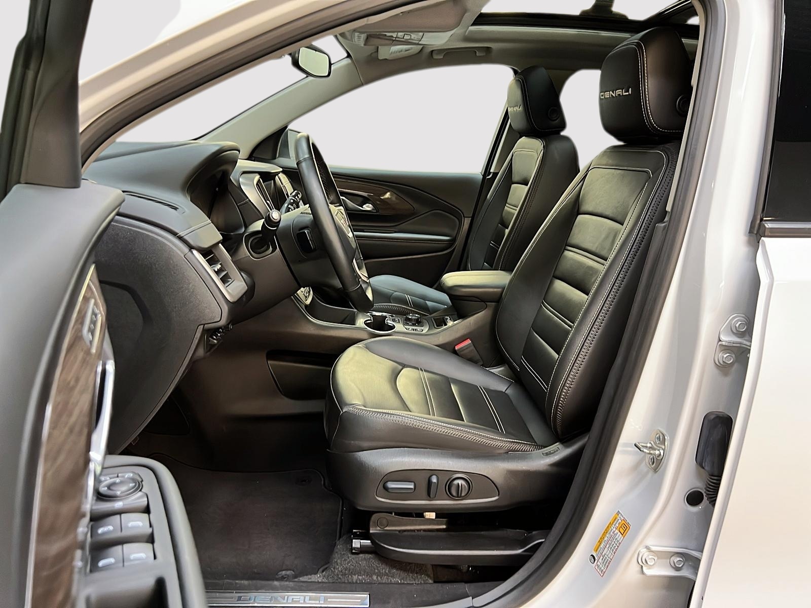 GMC Terrain DENALI CUIR TOIT PANO NAV 4RM 2024 - image #7
