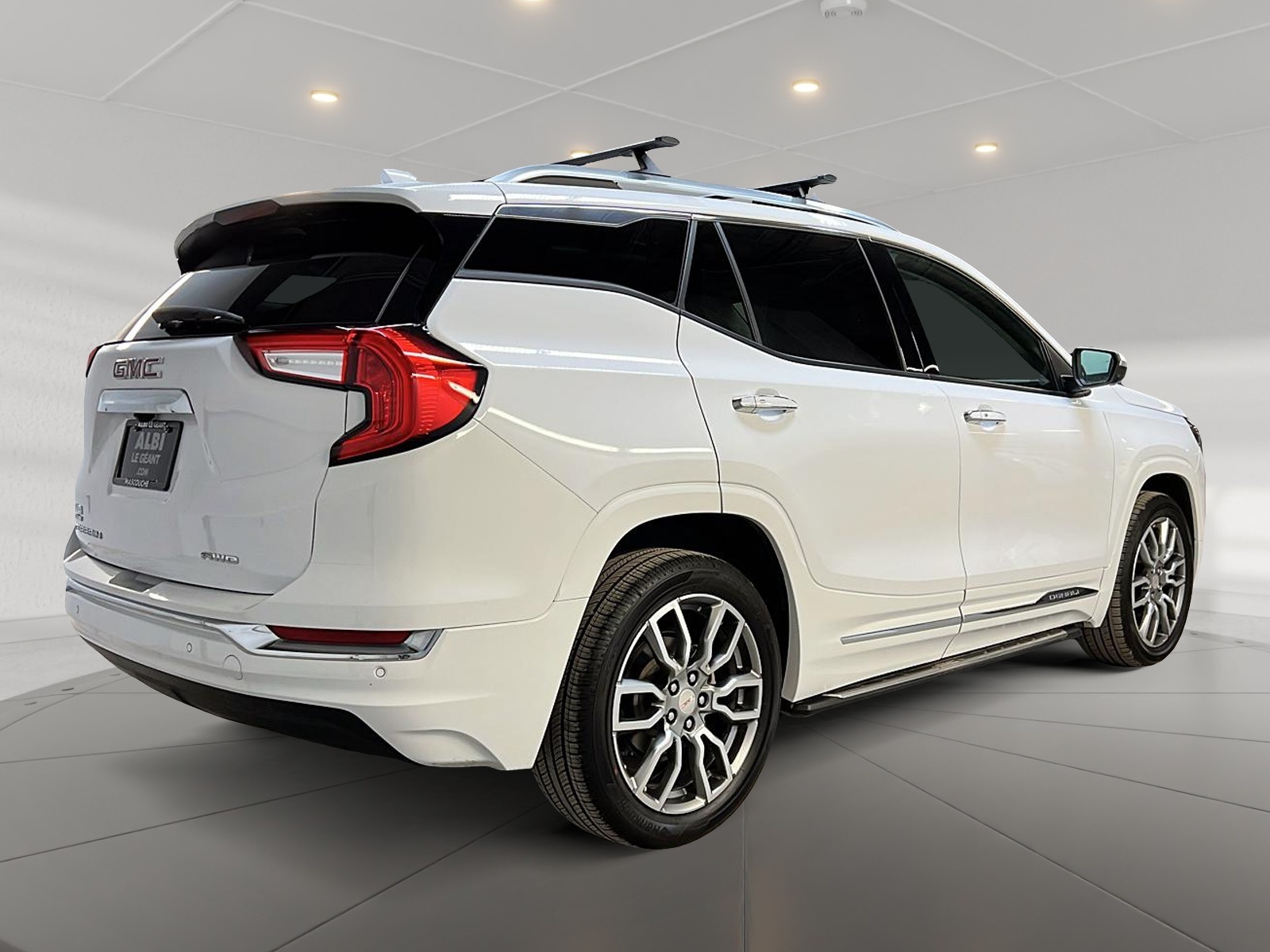 GMC Terrain DENALI CUIR TOIT PANO NAV 4RM 2024 - image #4