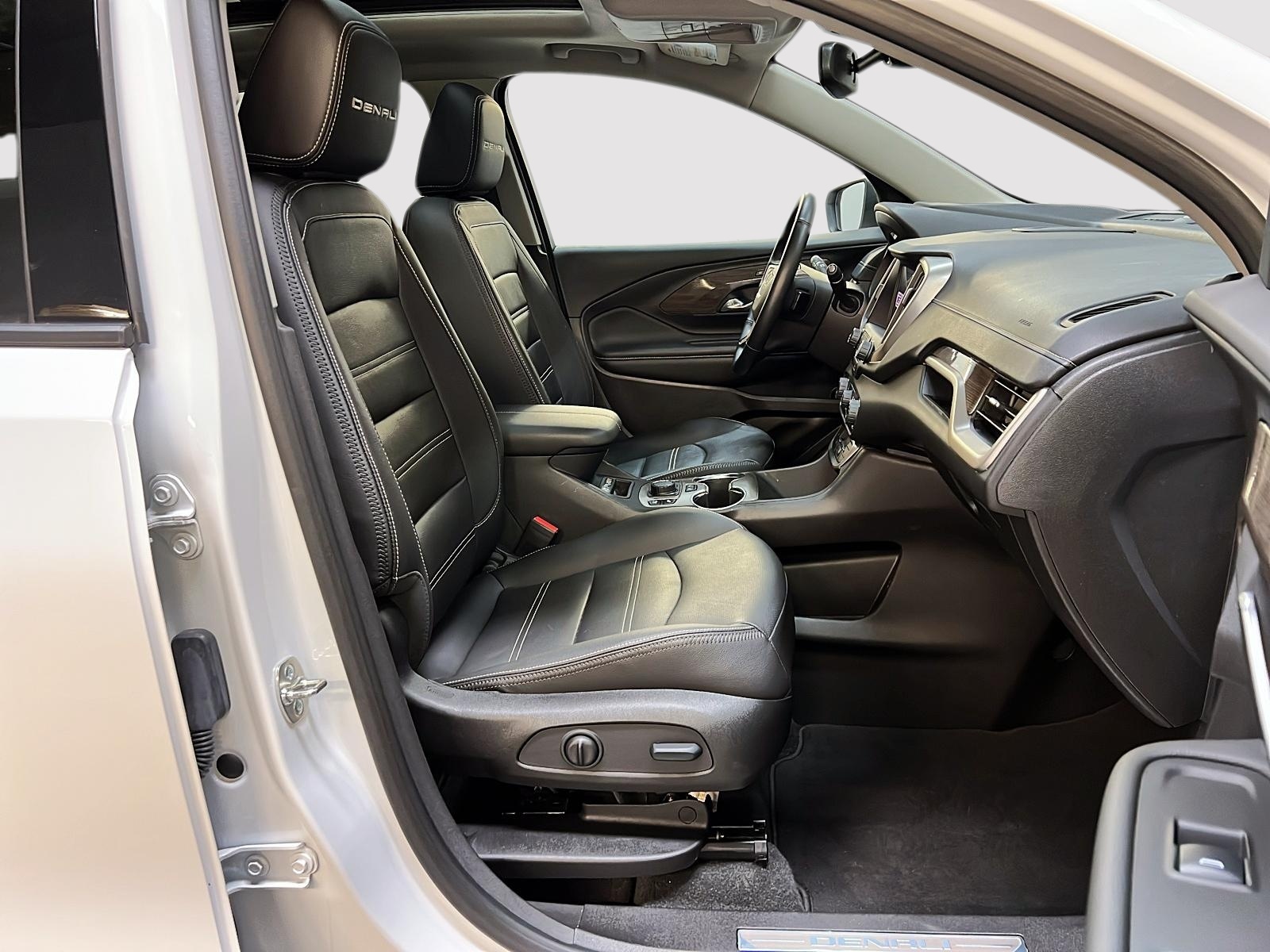 GMC Terrain DENALI CUIR TOIT PANO NAV 4RM 2024 - image #8