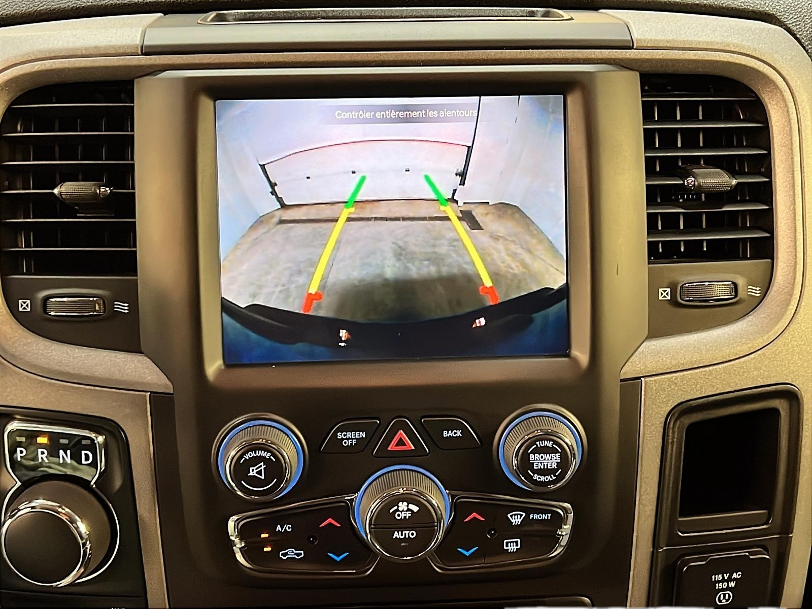 RAM 1500 Classic EXPRESS NIGHT CREW CAB 4X4 2023 - image #18