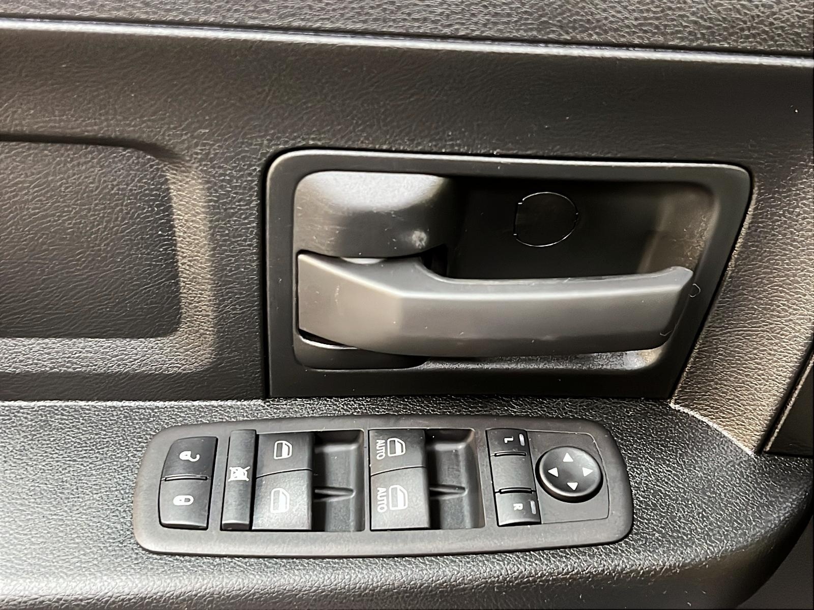RAM 1500 Classic 2023 - Image #23
